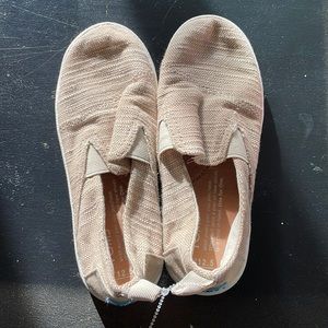 TOMS youth slip ons